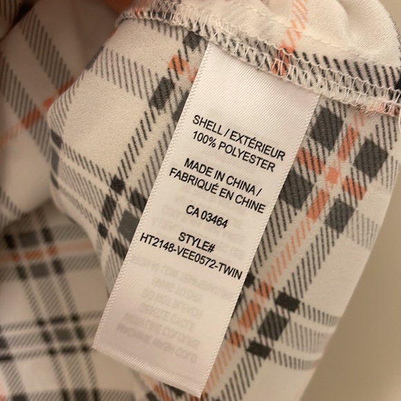 Ricki’s Floral Tank - Picture 4 of 4